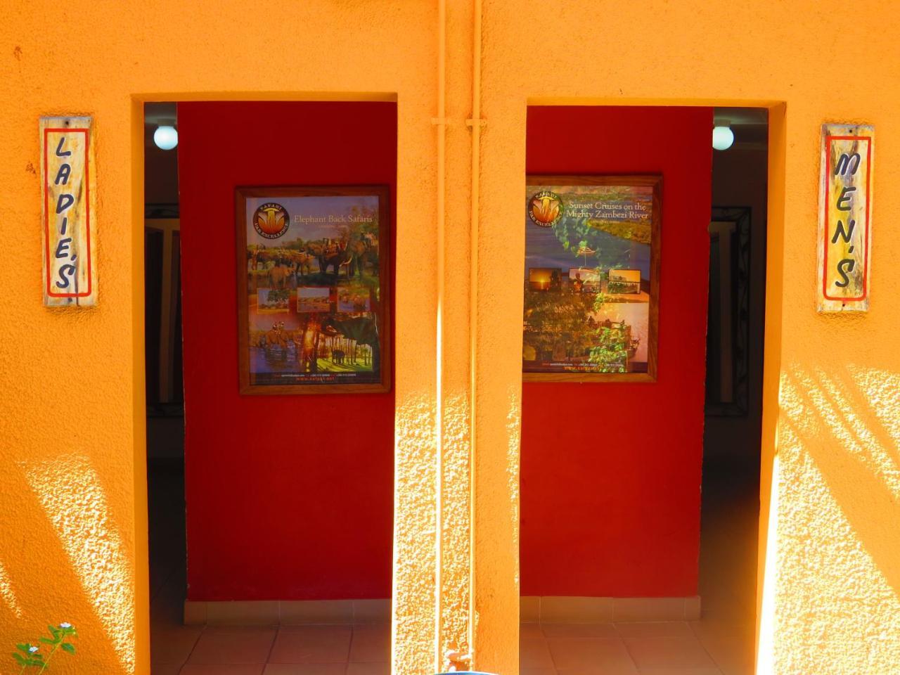 Jollyboys Backpackers Hostel Livingstone Buitenkant foto